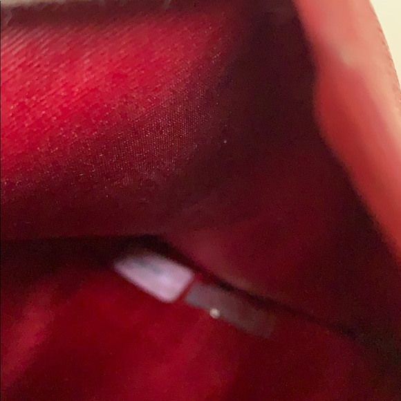 Chanel red bifold wallet with kiss lock coin purse - Picture 7 of 9